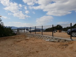 진천 덕산 신축건물 외곽울타리 메쉬기와진회색1200용앙카하부캡입용