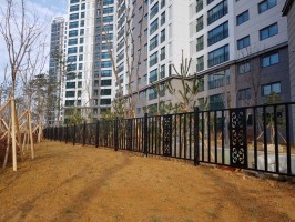 경주 신축아파트 테라에디션S 기초매립형 1200용 블랙레쟈톤 아파트와곽울타리  아파트공원휀스 아파트담장 +출입외문4벌