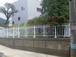 이천 마장면 소재  공장   아트창사D형휀스  900용 앙카 하부캡입