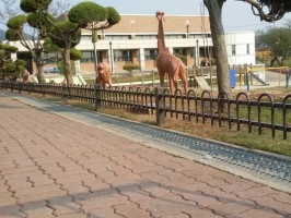 충남소재 초등학교 U형  잔디보호 기둥각형기초매립형+앙카형 기와진회색 300용