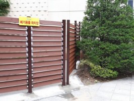 하남소재 아파트 폐기용품 하치장 테라브라인드 목재 가림막 1800용 밤색 방부목