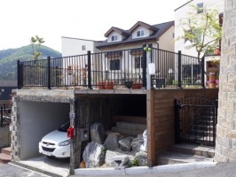 용인시 기흥구 소재 전원주택 테라휀스 앙카용 블랙레자톤 + 아트창살 A+D형 출입외문 (H:1.2)