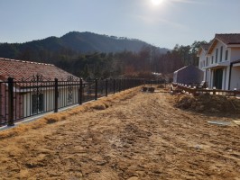 충북 제천 백운면 전원주택단지휀스 테라창살04-11앙카+기초+출입쌍문+외문 1200용 보강토위
