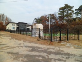 진천 삼덕리 전원주택 테라휀스기본+아트창살AD쌍문+메쉬블랙레자톤 1200용 단차구간