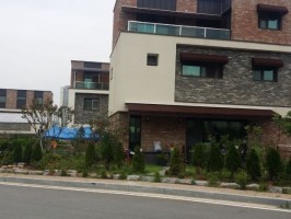 경기도 오산소재 전원주택 (테라창살 03-11 H:1.2) 전원주택단지  블랙 경계석 주차장