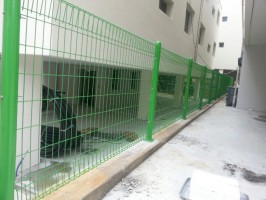 고양시-안산시 신축주택 1200용 메쉬앙카 경계석 위 연두색