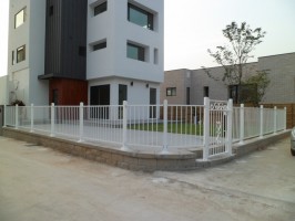용인기흥 테라 기본형 낙옆없이 백색 라운드 보강토 경계석 위