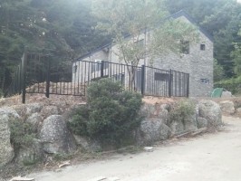 용인소재 디자인휀스 H:1200 + 출입4쪽문 + 출입외문 (블랙색상) 경사 기초매립형