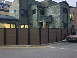 인천 남동구 전원주택휀스 합성목재가림막W-4000 + 일반메쉬휀스 (W-4000 높이 1.8용, 메쉬 높이1.2용)  기초매립형