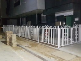 원주 무실동 아트클래식07-02+메쉬+출입문 보강토 경계석 위 백색