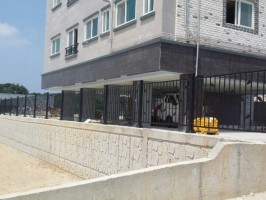 진천덕산 신축발라 테라기본 블랙레쟈톤 경계석 위 보강토위