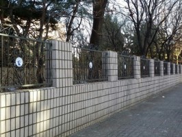 경기도 소재 법원 단조휀스 철거후 시공 로그판 부착
