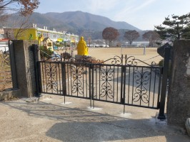 충남 천안 초등학교 출입문 휀스 테라창살04-11 (앙카용, 블랙, 높이1.2용, W:3.65)